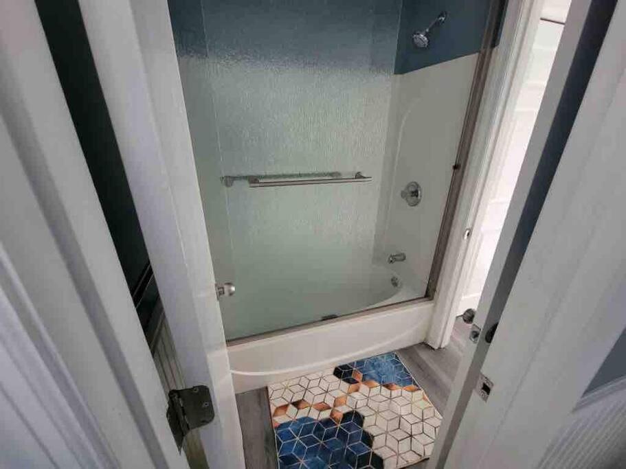 2022 Renovated 2-Bdrm Cozy, Lovely Condo W/Parking! Pulau Hilton Head Luaran gambar